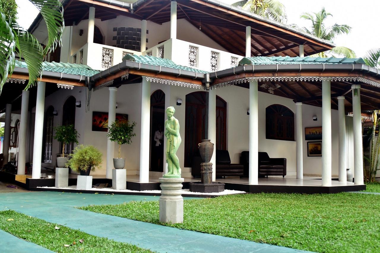 Sky Transit Hotel Katunayaka Exterior foto